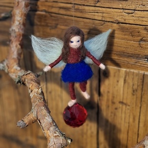 Nemez tündér piros üvegkristály napfogóval - otthon & életmód - dekoráció - fali és függő dekoráció - függődísz - Meska.hu