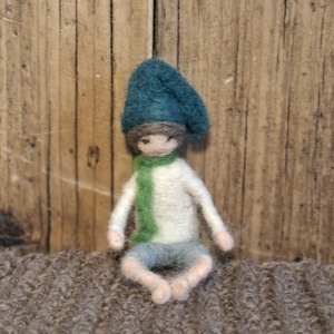 Manófiú csúcsos zöld sapkában  - otthon & életmód - dekoráció - manók - Meska.hu