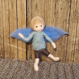 Nemez tündefiú barna nadrágban  - otthon & életmód - dekoráció - manók - Meska.hu