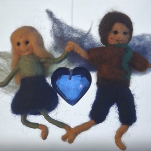 Tündérpár szív alakú üvegkristály napfogóval, Otthon & Életmód, Dekoráció, Manók, Nemezelés, MESKA