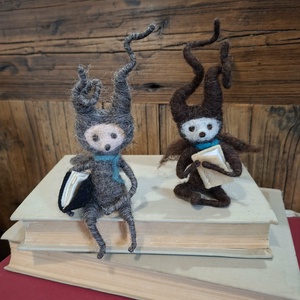 Könyvmolyok - otthon & életmód - dekoráció - manók - Meska.hu