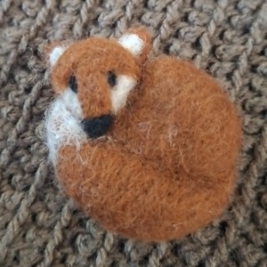 Róka kitűző - ékszer - kitűző és bross - Meska.hu