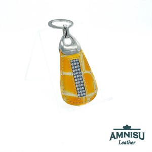 Sárga lakk krokkómintás csepp alakú swarovski köves kulcstartó H2010 - Meska.hu