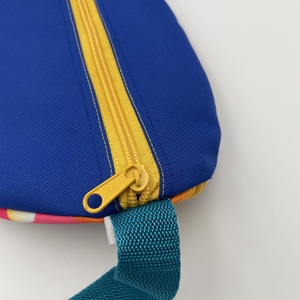 Virágmintás övtáska - sárga cipzárral/türkiz pánttal - táska & tok - övtáska - Meska.hu