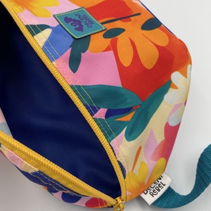 Virágmintás övtáska - sárga cipzárral/türkiz pánttal - táska & tok - övtáska - Meska.hu