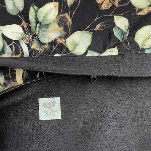 Összehúzható hátizsák, zöld levél mintákkal, gyöngyvászon és bútorszövet anyagból, fekete pánttal - táska & tok - hátizsák - tornazsák, gymbag - Meska.hu