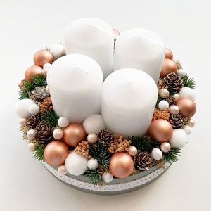 Adventi asztaldísz rosegold gömbökkel - karácsony - adventi díszek - adventi koszorú - Meska.hu