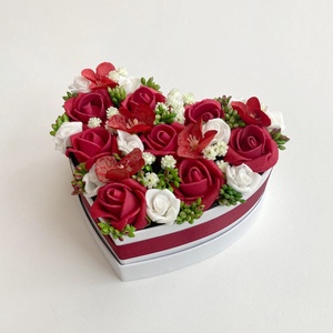 Szív virágdoboz piros rózsás - otthon & lakás - dekoráció - virágdísz és tartó - virágbox, virágdoboz - Meska.hu