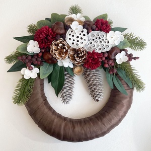 Sírkoszorú termésekkel műfenyővel - Meska.hu