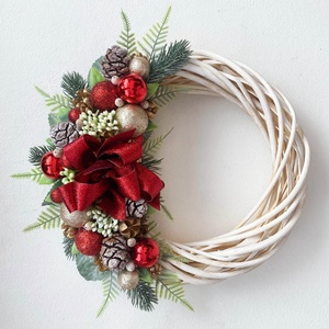 Karácsonyi ajtódísz piros masnival, Karácsony, Karácsonyi lakásdekoráció, Karácsonyi ajtódíszek, Virágkötés, MESKA