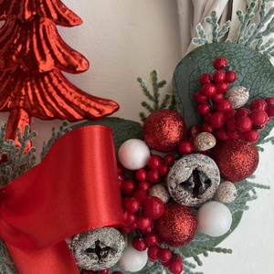 Karácsonyi ajtódísz piros masnival - karácsony - adventi díszek - adventi ajtódísz - Meska.hu