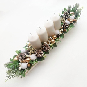 Nagy adventi asztaldísz óarany hosszúkás, Karácsony, Adventi díszek, Adventi koszorú, Virágkötés, Hosszú fa ládába készült adventi asztaldísz, krém fehér színű gyertyákkal, mű fenyővel, örökzöldekk..., MESKA