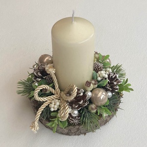 Karácsonyi asztaldísz bogyós közepes, Karácsony, Adventi díszek, Adventi asztaldísz, Virágkötés, MESKA