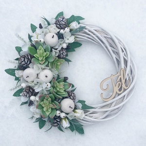 Téli ajtódísz kövirózsákkal - otthon & életmód - dekoráció - ajtó- és ablak dekoráció - ajtódísz & kopogtató - Meska.hu