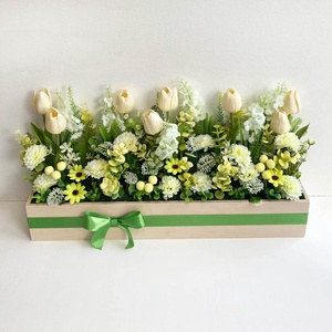 Nagy tavaszi virágláda asztaldísz, Otthon & Életmód, Dekoráció, Asztal és polc dekoráció, Asztaldísz, Virágkötés, MESKA