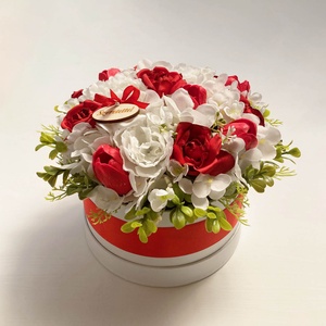 Anyák napi virágdoboz piros tulipánokkal - otthon & életmód - virágdekoráció - virágok - virágbox - Meska.hu