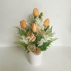 Tulipános asztaldísz anyák napjára - otthon & életmód - virágdekoráció - virágdíszek - asztali virágdísz - Meska.hu