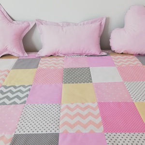Rózsaszín-bézs patchwork ágytakaró 140�90 - otthon & életmód - lakástextil - ágytakaró - Meska.hu