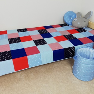 Piros-kék patchwork ágytakaró - otthon & életmód - lakástextil - ágytakaró - Meska.hu