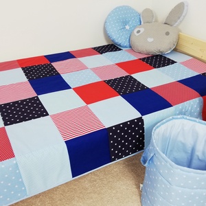 Piros-kék patchwork ágytakaró - otthon & életmód - lakástextil - ágytakaró - Meska.hu