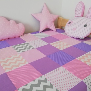Lila-rózsaszín patchwork ágytakaró - otthon & életmód - lakástextil - ágytakaró - Meska.hu