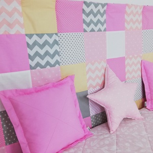 Rózsaszín-bézs patchwork falvédő - otthon & lakás - babaszoba, gyerekszoba - falvédő gyerekszobába - Meska.hu