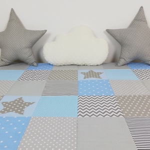 Világoskék-szürke csillagos patchwork ágytakaró - otthon & életmód - lakástextil - ágytakaró - Meska.hu