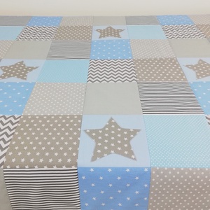 Világoskék-szürke csillagos patchwork ágytakaró - otthon & életmód - lakástextil - ágytakaró - Meska.hu