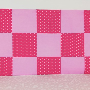 Szivecskés pink-rózsaszín patchwork falvédő - Meska.hu