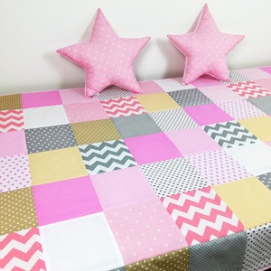 Rózsaszín-krém patchwork ágytakaró, Otthon & Életmód, Lakástextil, Ágytakaró, Varrás, MESKA