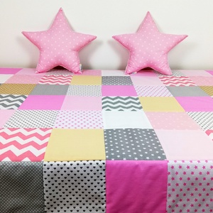 Rózsaszín-krém patchwork ágytakaró - otthon & életmód - lakástextil - ágytakaró - Meska.hu