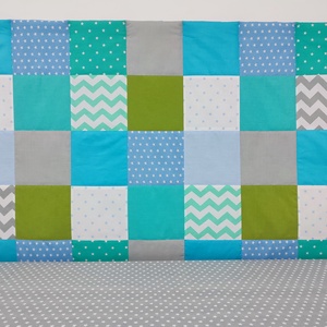 Türkiz-zöld patchwork falvédő - otthon & életmód - babaszoba, gyerekszoba - falvédő gyerekszobába - Meska.hu