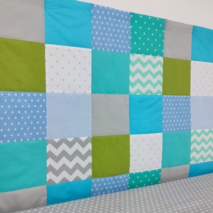 Türkiz-zöld patchwork falvédő - otthon & életmód - babaszoba, gyerekszoba - falvédő gyerekszobába - Meska.hu