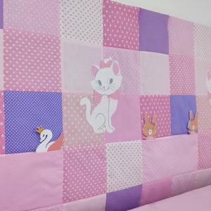 Cicás rózsaszín-lila zsebes patchwork falvédő - otthon & életmód - babaszoba, gyerekszoba - falvédő gyerekszobába - Meska.hu