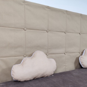 Mogyoró (beige) színű canvas behúzott gombos falvédő - otthon & életmód - babaszoba, gyerekszoba - falvédő gyerekszobába - Meska.hu
