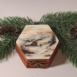 Téli tájas karácsonyi ajándékdoboz, Karácsony, Karácsonyi ajándékozás, Karácsonyi ajándékcsomagolás, Decoupage, transzfer és szalvétatechnika, MESKA