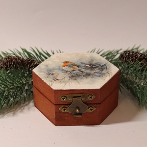 Karácsonyi ajándékdoboz madaras mintával - karácsony - karácsonyi ajándékozás - karácsonyi ajándékcsomagolás - Meska.hu