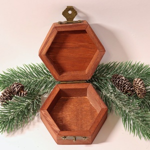 Téli madaras ajándékdoboz  - karácsony - karácsonyi ajándékozás - karácsonyi ajándékcsomagolás - Meska.hu