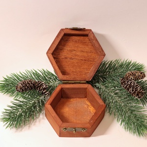 Karácsonyi ajándékdoboz téli tájjal - karácsony - karácsonyi ajándékozás - karácsonyi ajándékcsomagolás - Meska.hu