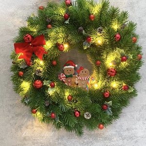 Élethű műfenyő karácsonyi kopogtató - Meska.hu