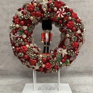 Diótörős piros arany kopogtató - Meska.hu