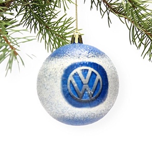 Karácsonyfa gömb autó témájú emblémával - VOLKSWAGEN rajongóknak -  párodnak; szerelmednek  mikulásra és karácsonyra , Karácsony, Karácsonyi lakásdekoráció, Karácsonyfadíszek, Decoupage, transzfer és szalvétatechnika, MESKA