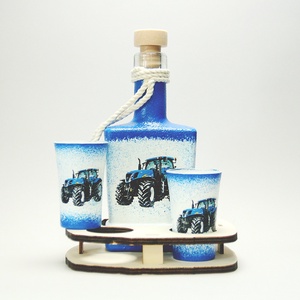 New Holland traktorral ( T8 ) díszített  kis pálinkás kínáló szett mezőgazdászoknak   - otthon & életmód - konyhafelszerelés, tálalás - tálalás - pálinkás poharak, szettek - Meska.hu