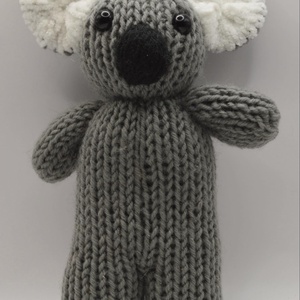 Kézi kötésű (amigurumi) állatfigura - Koala (fiúknak, lányoknak minden alkalomra), Játék & Sport, Plüssállat & Játékfigura, Maci, Horgolás, Kötés, MESKA