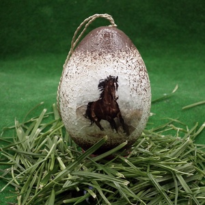 A lovaglás és a lovak szerelmeseinek igazán egyedi locsoló ajándék -húsvéti tojás  , Esküvő, Dekoráció, Asztaldísz, Decoupage, transzfer és szalvétatechnika, MESKA