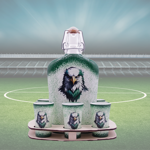 Szurkolói ajándék férfiaknak -  zöld sassal díszített pálinka kínáló szett - otthon & életmód - konyhafelszerelés, tálalás - tálalás - pálinkás poharak, szettek - Meska.hu