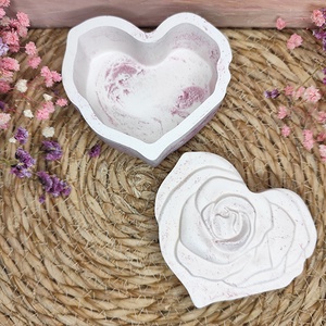 Rózsás szív tároló (pink-rose) - ékszer - ékszertartó - ékszerdoboz - Meska.hu