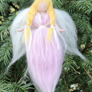Gyapjú angyal  17cm., Karácsony, Karácsonyi lakásdekoráció, Karácsonyfadíszek, Baba-és bábkészítés, MESKA