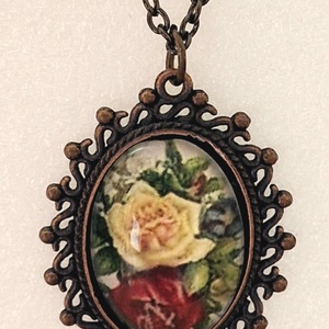 Üveglencsés nyaklánc vintage mintás medállal - Meska.hu