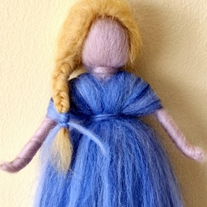 Egyedi gyapjú tündér a tél színeiben /18cm./ - otthon & életmód - dekoráció - fali és függő dekoráció - függődísz - Meska.hu